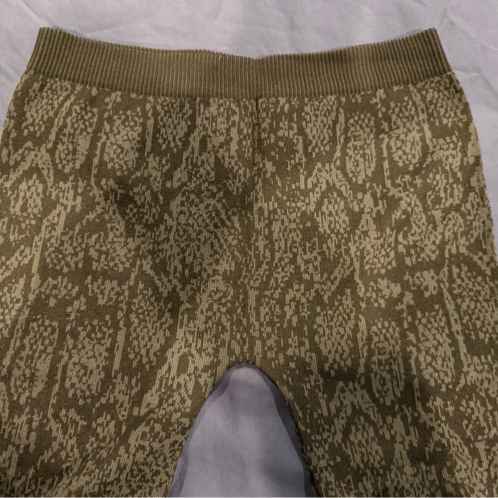 Black & Gray Snakeskin print leggings Size S/M